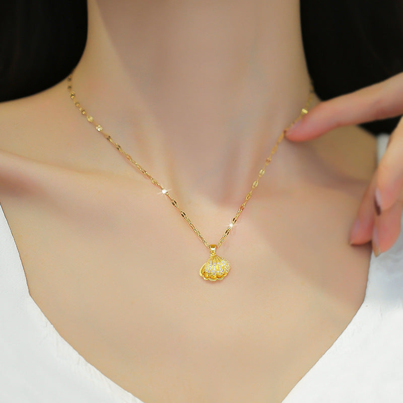 Colar Pingente Concha e Pérola Shell Glow Banhado a Ouro 18K