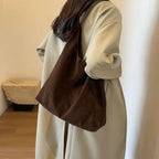 Bolsa Feminina de Ombro Tipo Saco em Suede Sintético Estilo Camurça Ayla