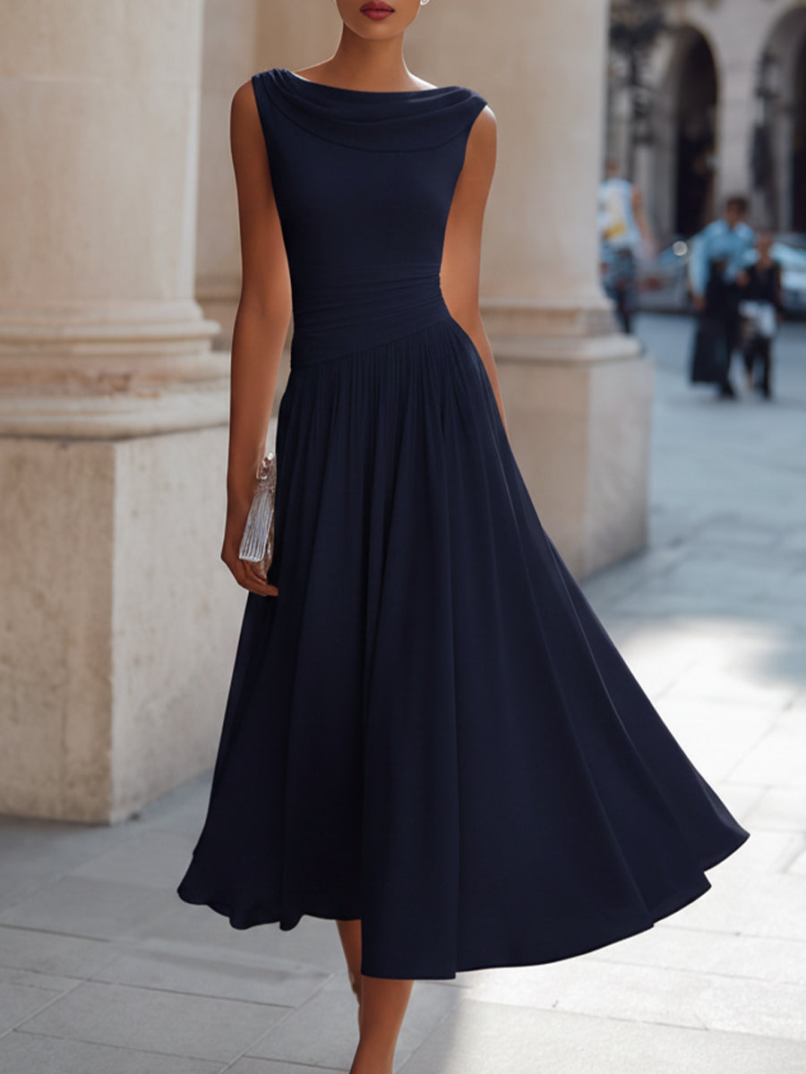 Vestido Midi Plissado com Gola Drapeada e Sem Mangas