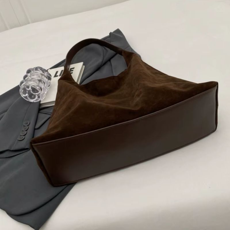 Bolsa Feminina de Ombro Tipo Saco em Suede Sintético Estilo Camurça Ayla