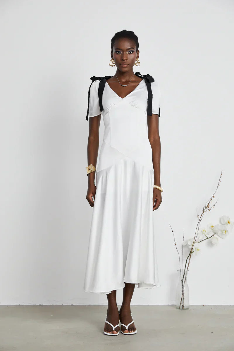 Vestido Longo Elegante  Laços e Decote em V