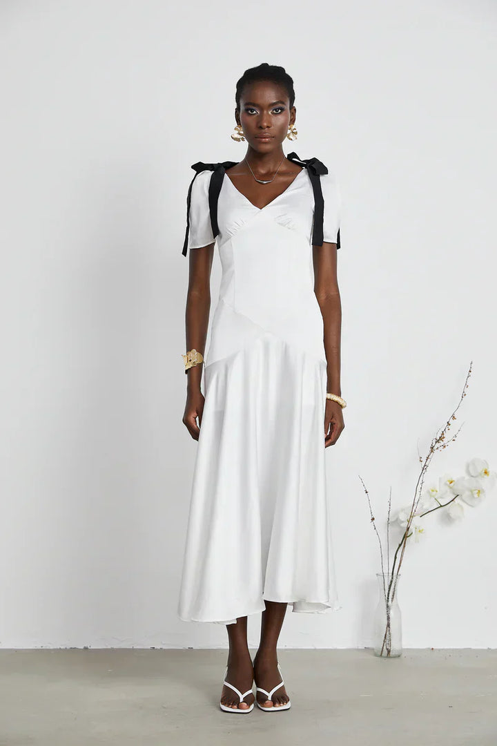 Vestido Longo Elegante  Laços e Decote em V