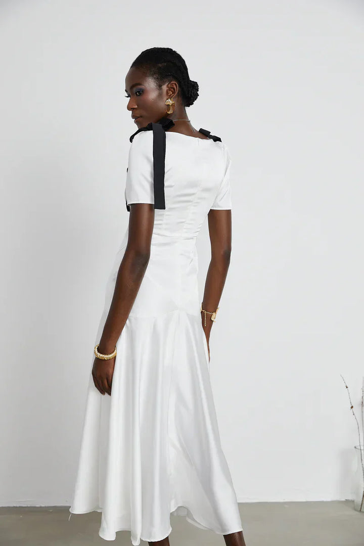 Vestido Longo Elegante  Laços e Decote em V
