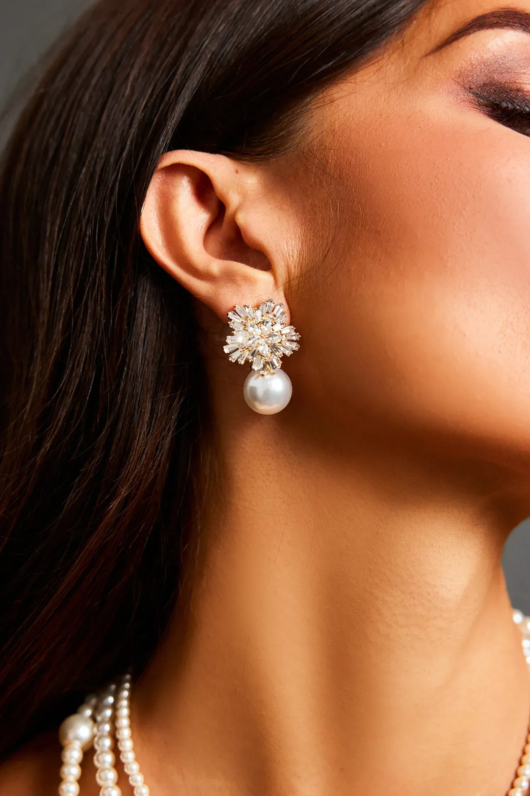 Brincos  Pérolas e Pedrarias – Elegância Leve para Festas e Casamentos