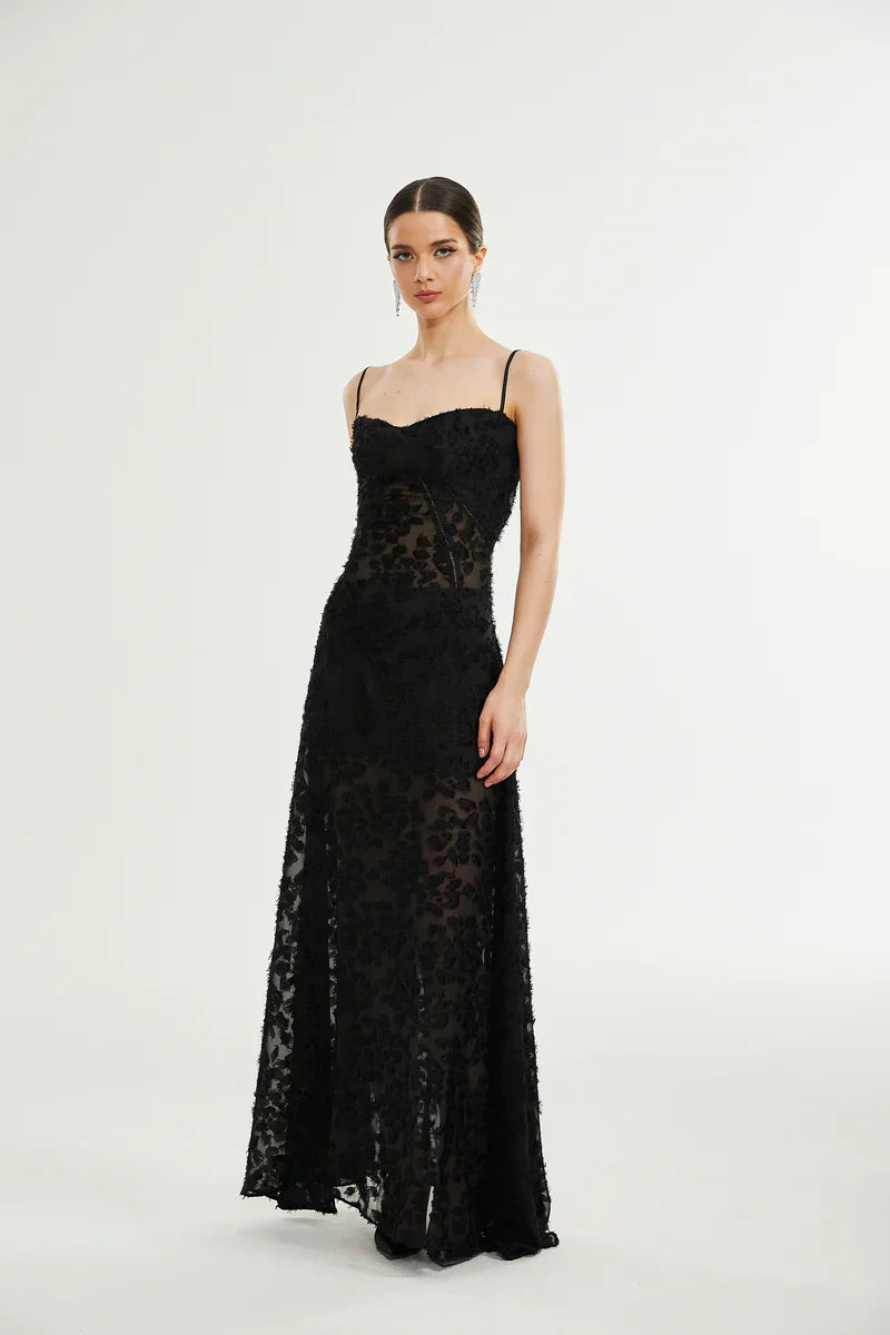 Vestido Longo Renda Floral Exclusiva e Caimento Fluido de Luxo