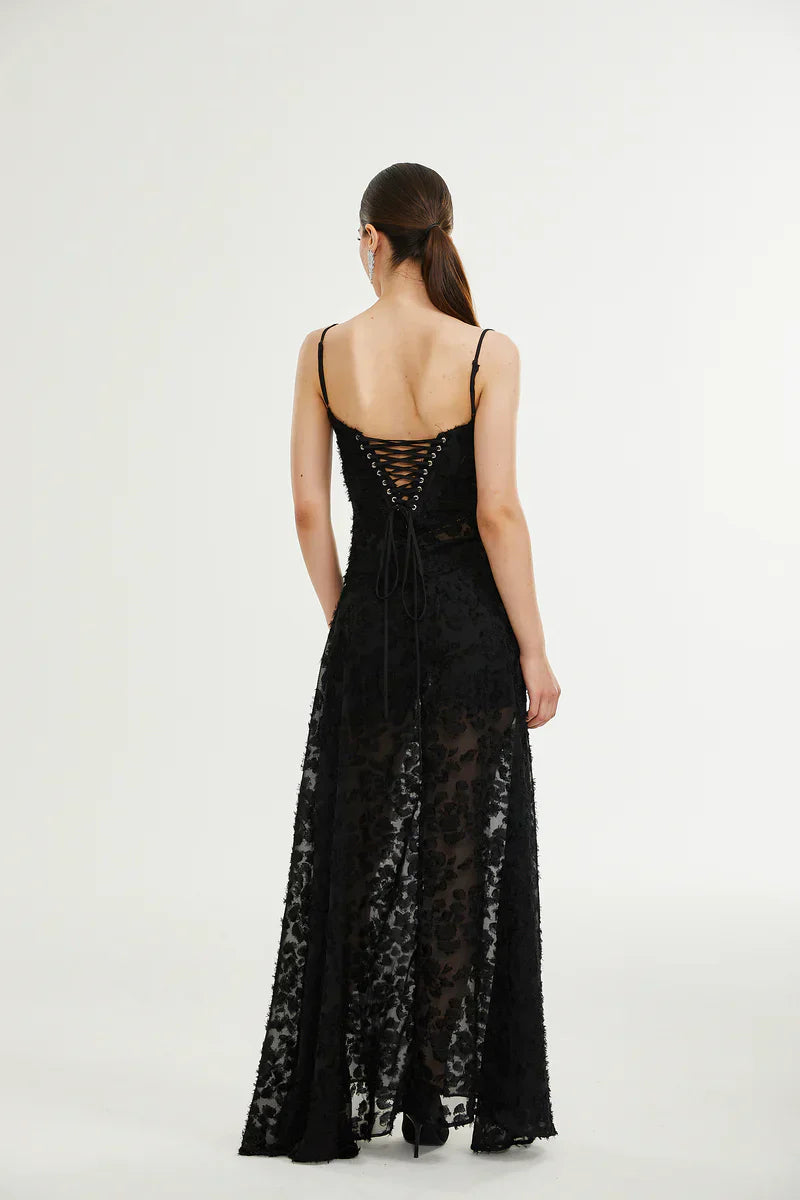 Vestido Longo Renda Floral Exclusiva e Caimento Fluido de Luxo
