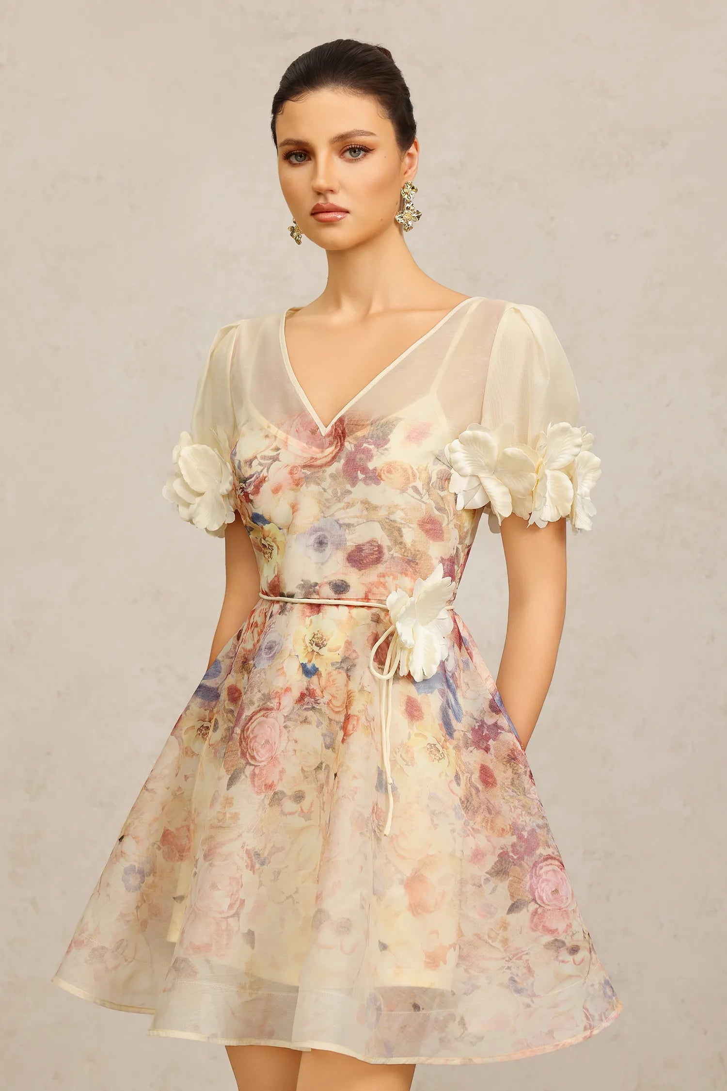 Vestido A-Line Lavanda com Estampa Floral Wisteria e Cintura Marcada