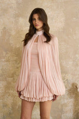 Conjunto Vestido e Capa Estruturada em Rosa Glossy