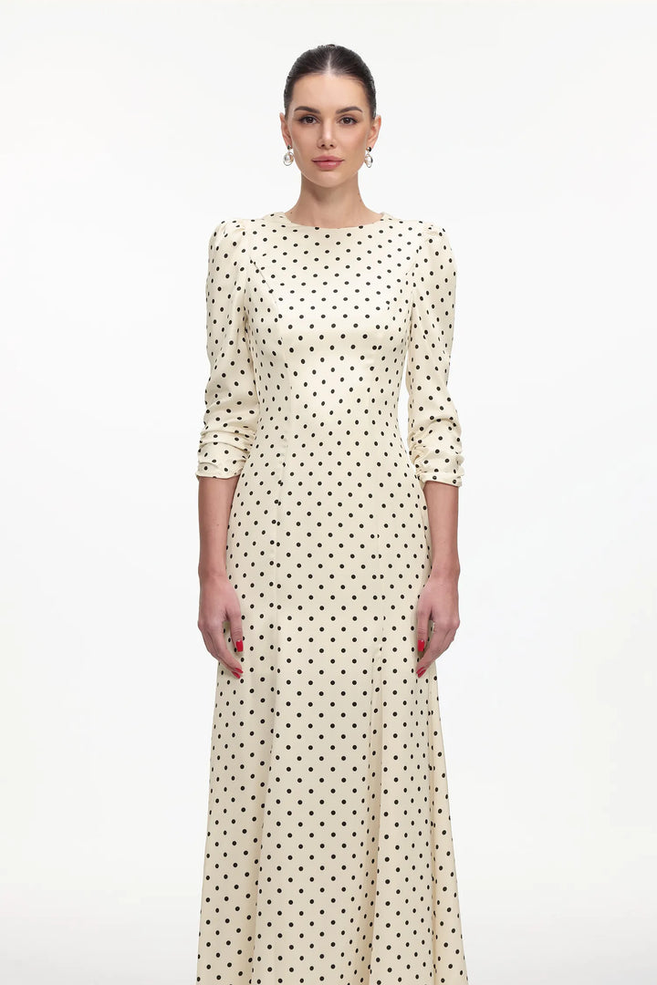 Vestido Sereia Elegante com Mangas Longas e Decote Costas em Formato de Coração