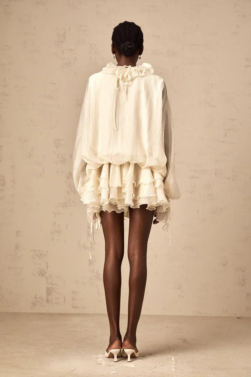 Vestido Flores em 3D, Decote em V e Detalhes em Babados