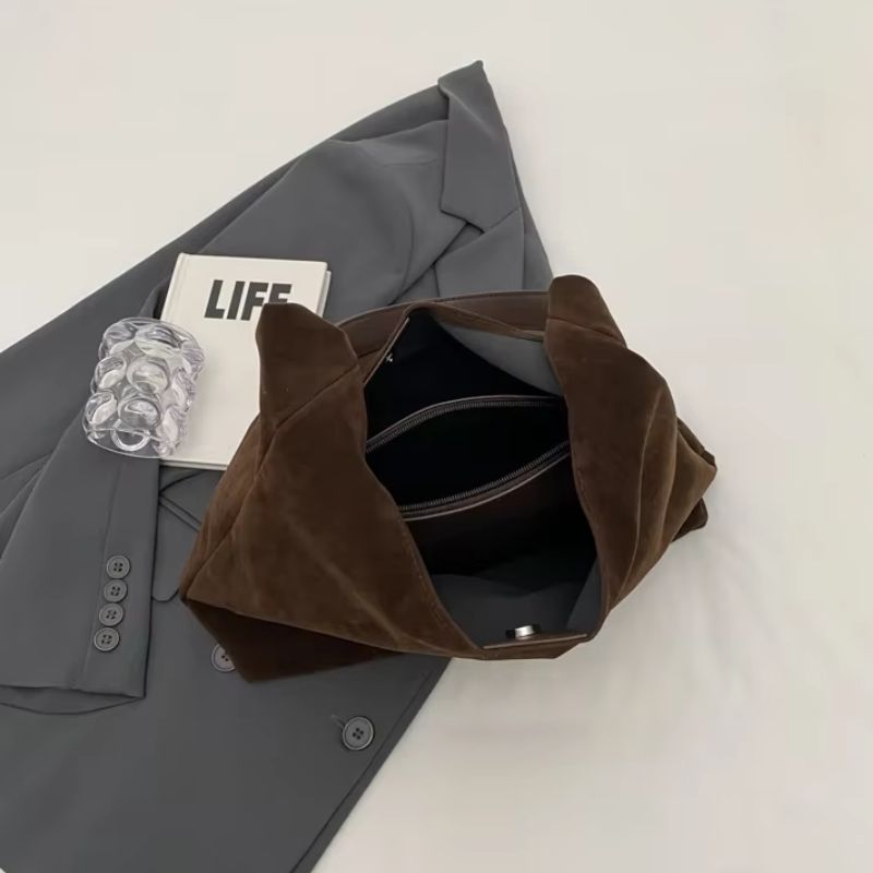 Bolsa Feminina de Ombro Tipo Saco em Suede Sintético Estilo Camurça Ayla