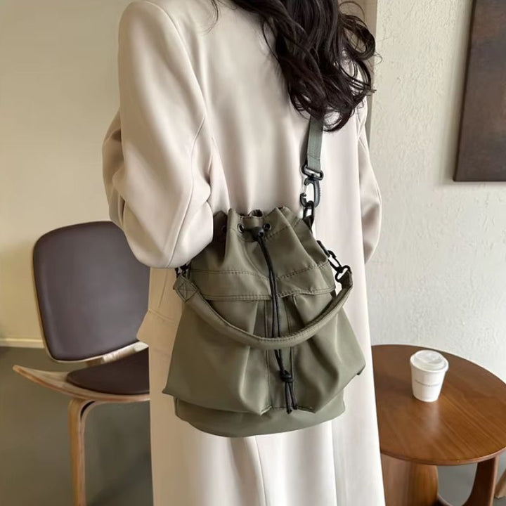 Bolsa Feminina de Nylon Bruna