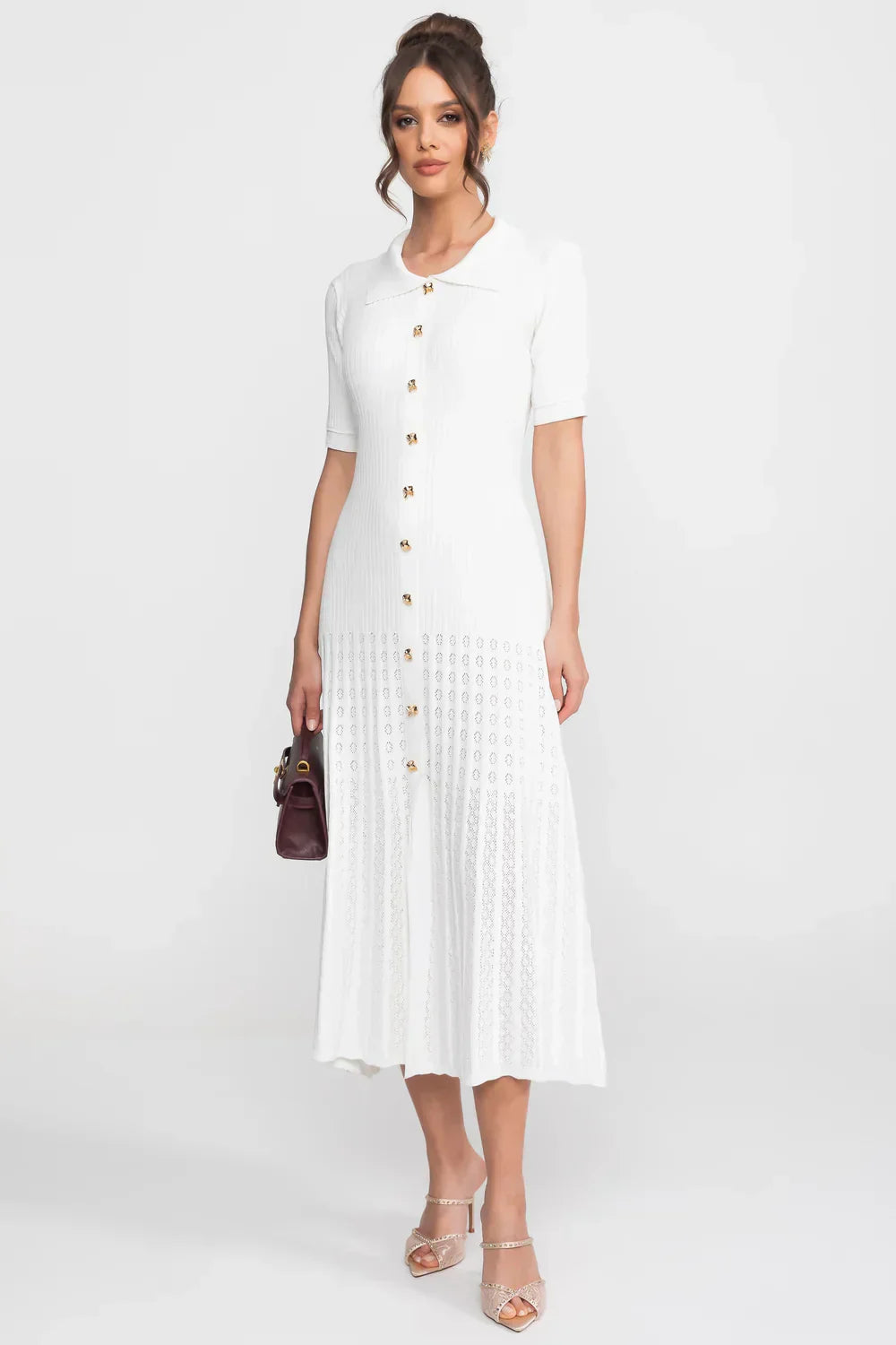 Vestido Midi em Tricô Canelado com Gola Boneca e Saia Plissada