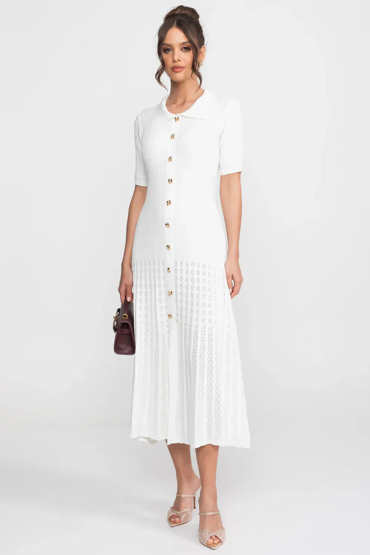 Vestido Midi em Tricô Canelado com Gola Boneca e Saia Plissada