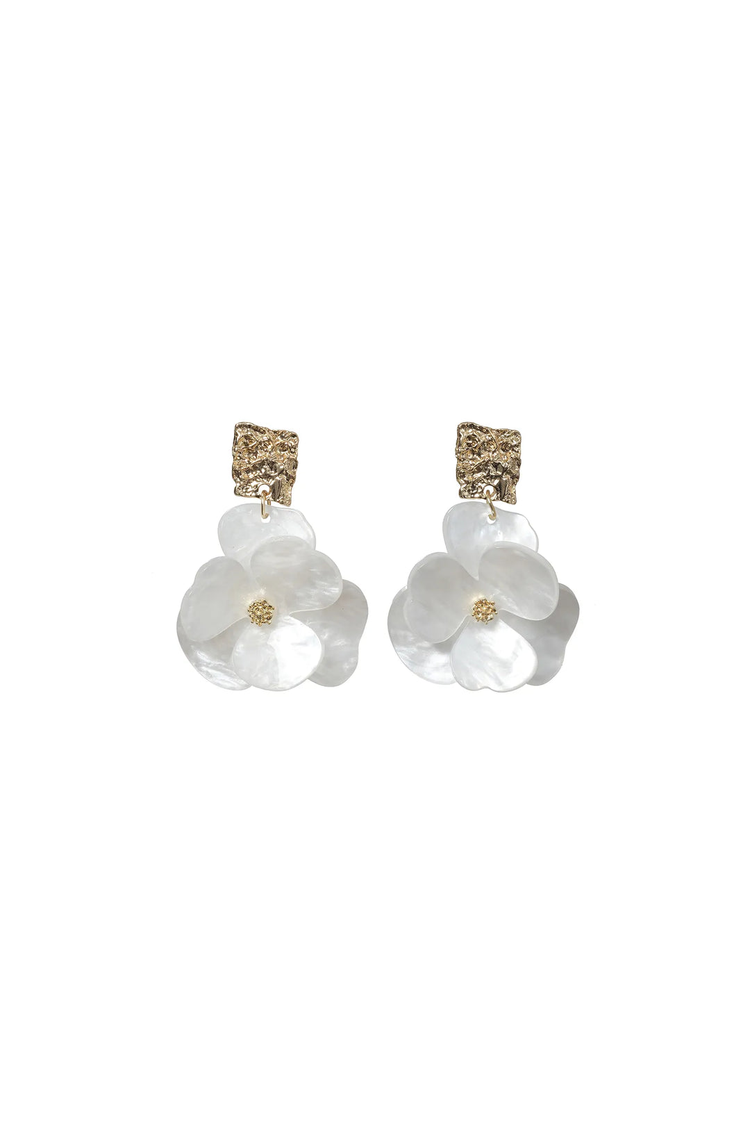 Brincos Florais Vintage Dourado com Pétalas Elegantes