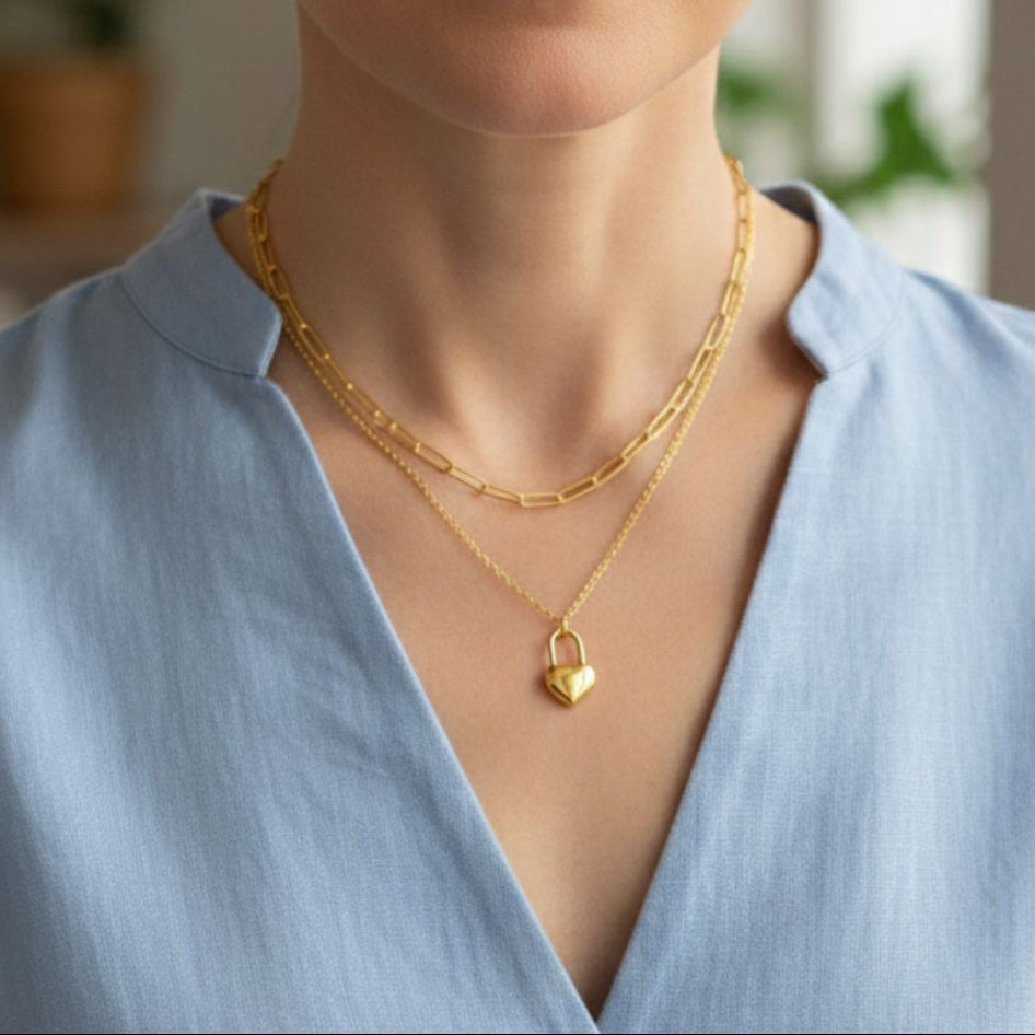 Colar Dupla Camada com Pingente de Coração Twin Love Glow Banhado a Ouro 18K
