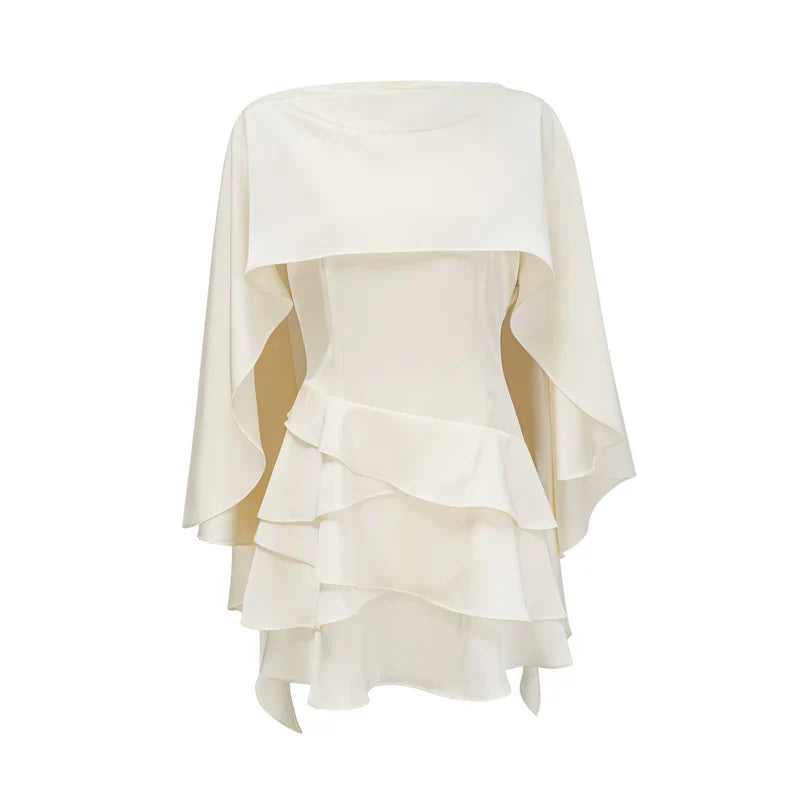 Vestido Escultural com Babados Assimétricos e Detalhe Estilo Xale