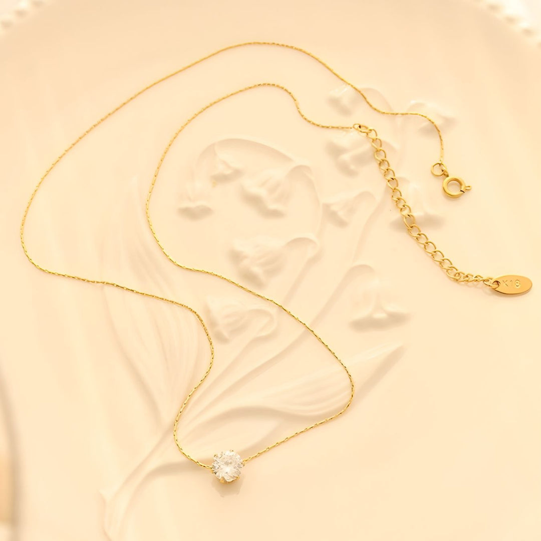 Colar com Ponto de Luz em Zircônia Solitaire Glow Banhado a Ouro