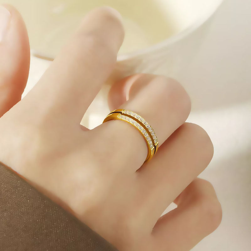Anel com Zircônias Camada Dupla Banhado a Ouro 18K