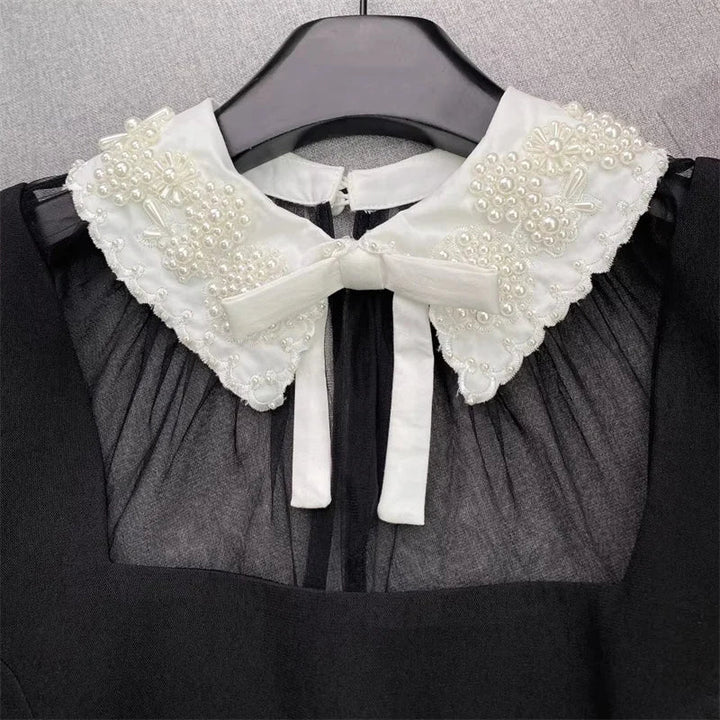 Vestido Longo Bordado e Gola Elegante