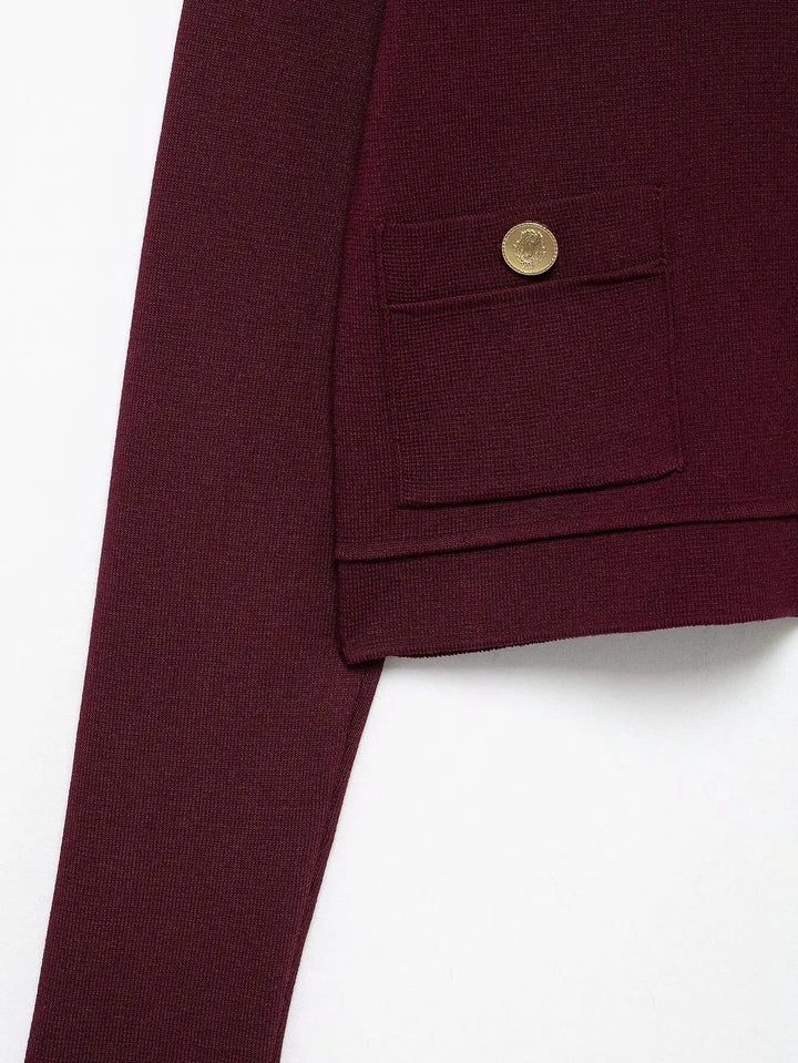 Conjunto Luxo Vermelho em Malha de Alta Densidade – Cardigã e Saia
