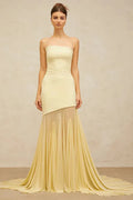 Vestido Maxi Escultural Amarelo com Estrutura de Corpete e Saia Fluida