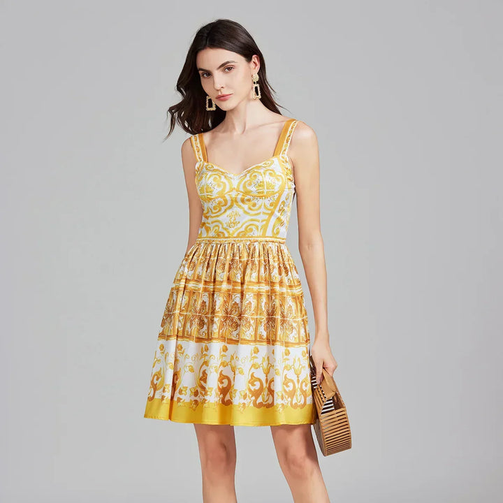 Vestido Curto Estampa Dolce – Decote em V, Linha A e Estilo Atemporal