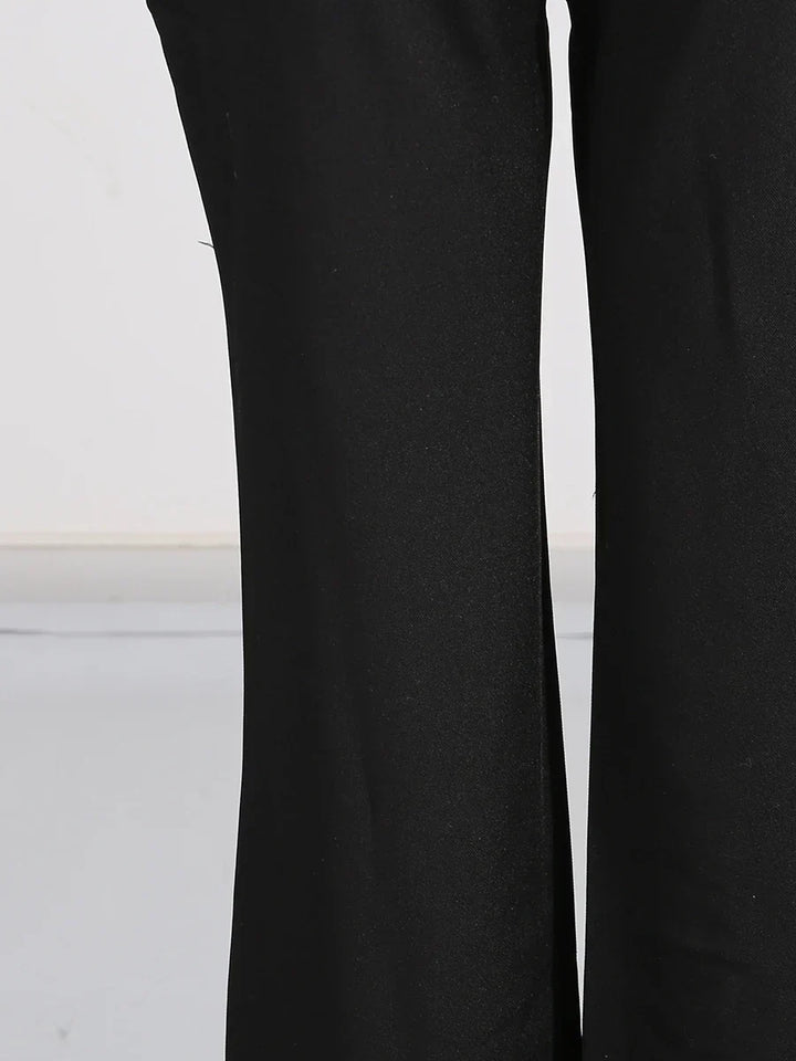 Conjunto de Alfaiataria Escultural com Blazer e Calça com Cristais