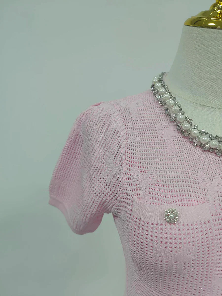Vestido de Duas Peças em Tricô Vazado com Detalhes em Cristais e Pérolas