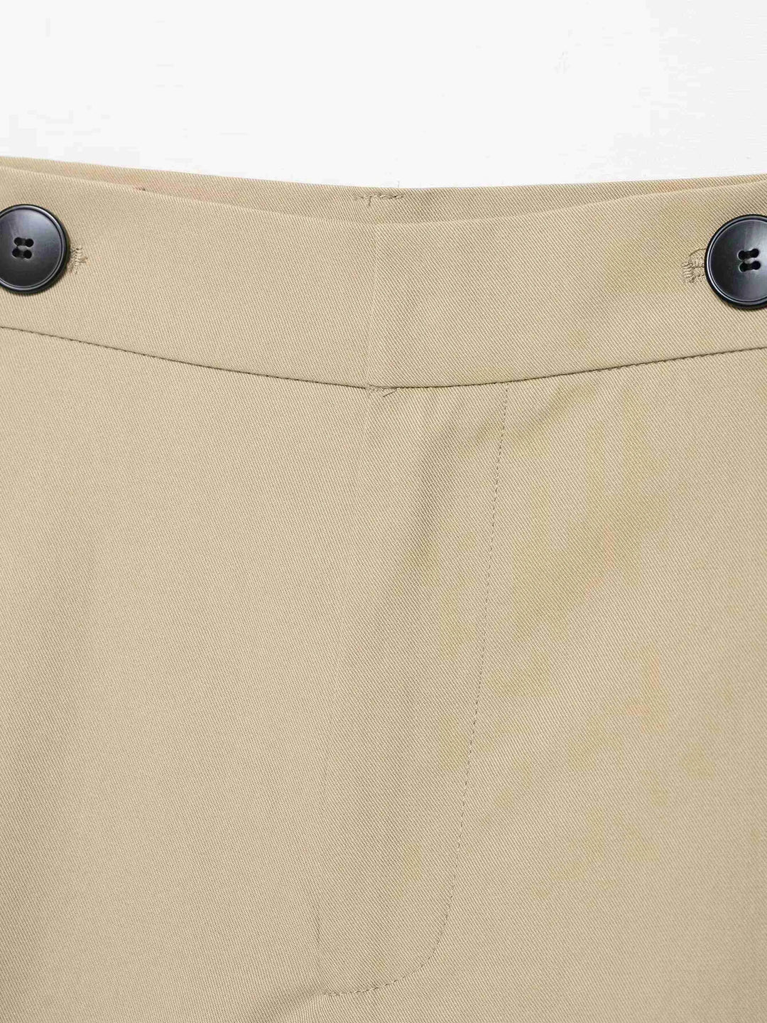 Conjunto Streetwear Elegante: Casaco Estruturado com Cinto e Shorts de Alfaiataria