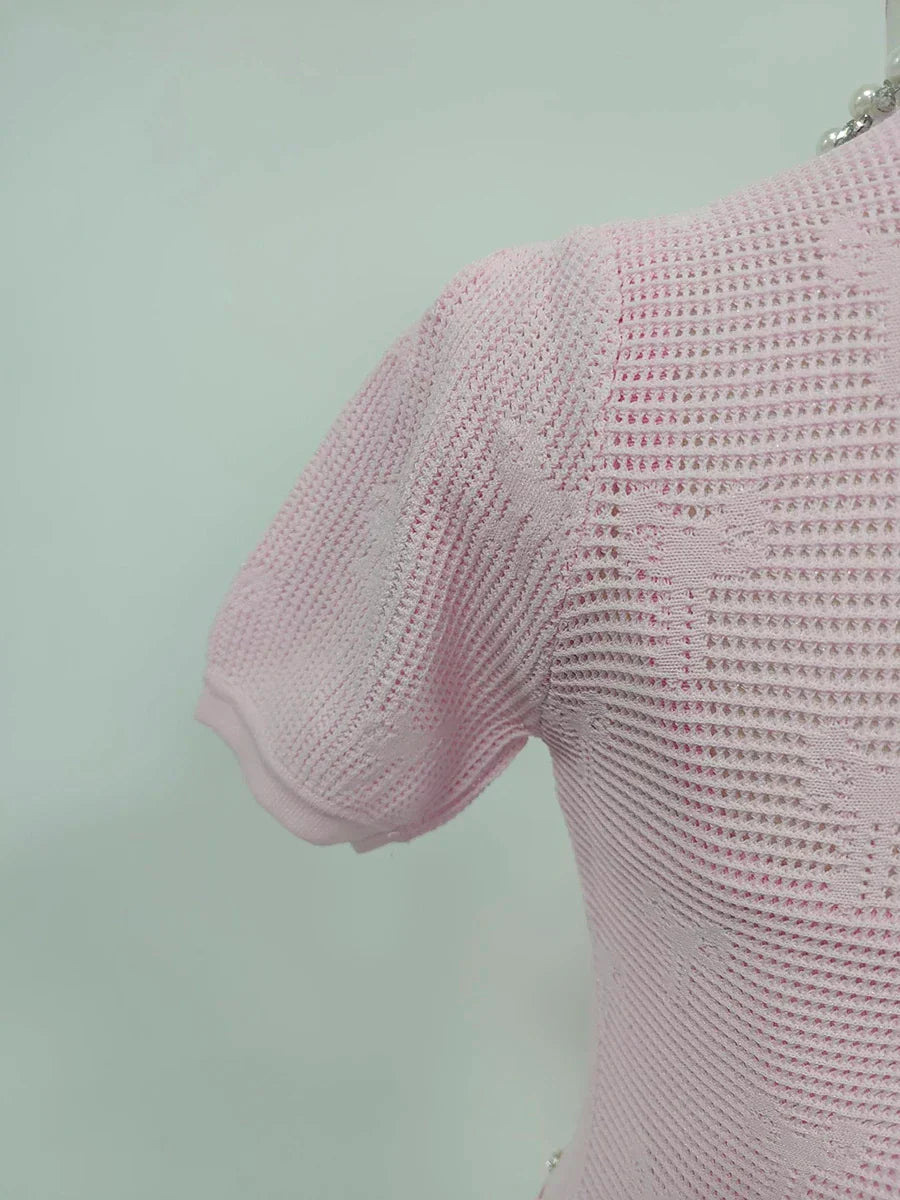 Vestido de Duas Peças em Tricô Vazado com Detalhes em Cristais e Pérolas