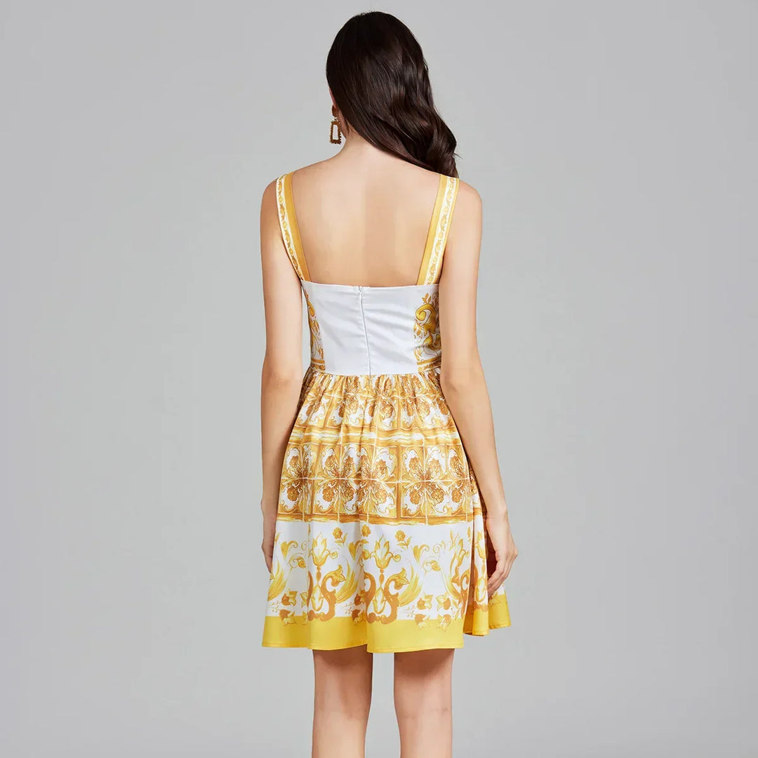 Vestido Curto Estampa Dolce – Decote em V, Linha A e Estilo Atemporal