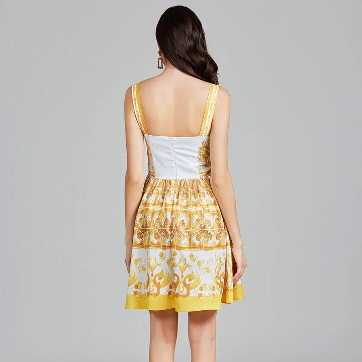 Vestido Curto Estampa Dolce – Decote em V, Linha A e Estilo Atemporal