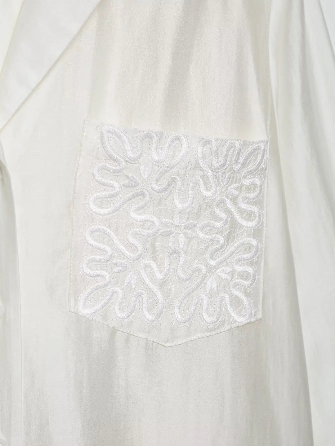 Camisa Elegante de Manga Longa – Modelagem Solta e Minimalista