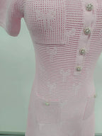 Vestido de Duas Peças em Tricô Vazado com Detalhes em Cristais e Pérolas