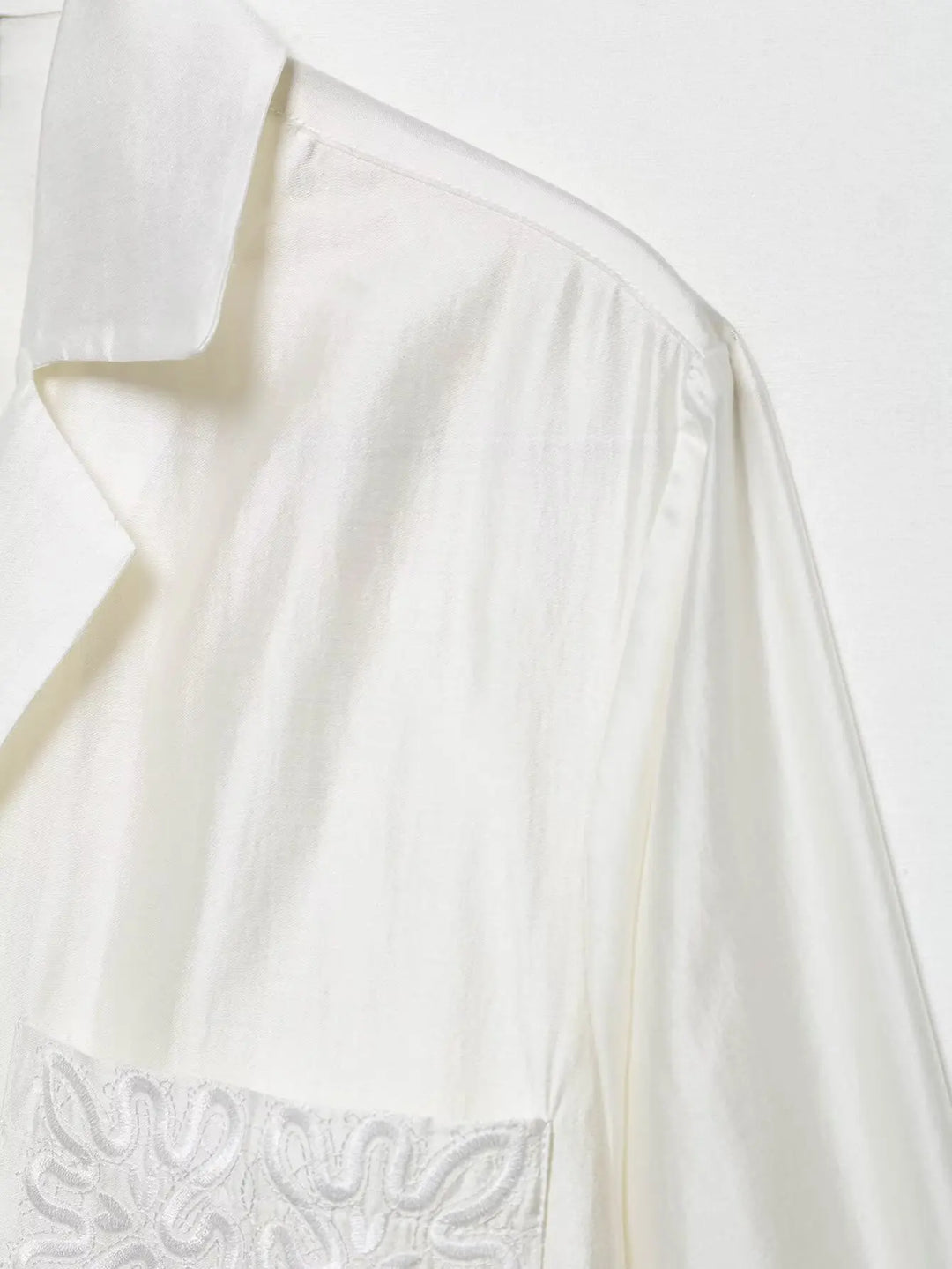 Camisa Elegante de Manga Longa – Modelagem Solta e Minimalista