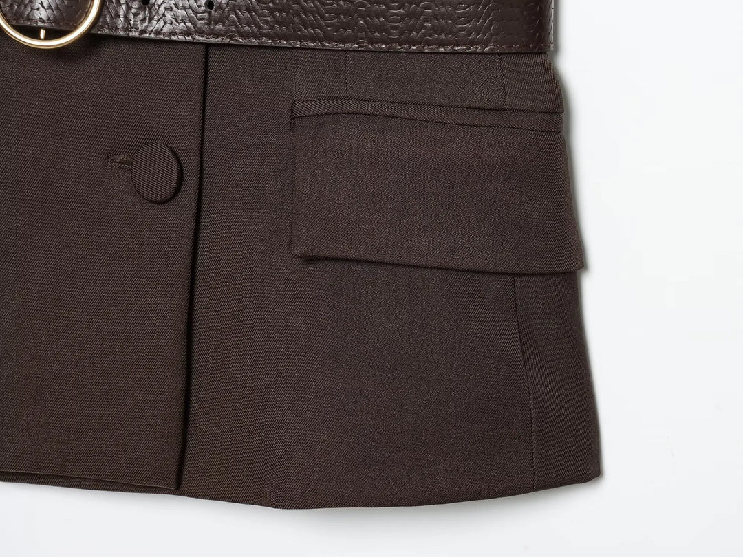 Conjunto Contemporâneo Sem Mangas com Cinto e Calça de Alfaiataria