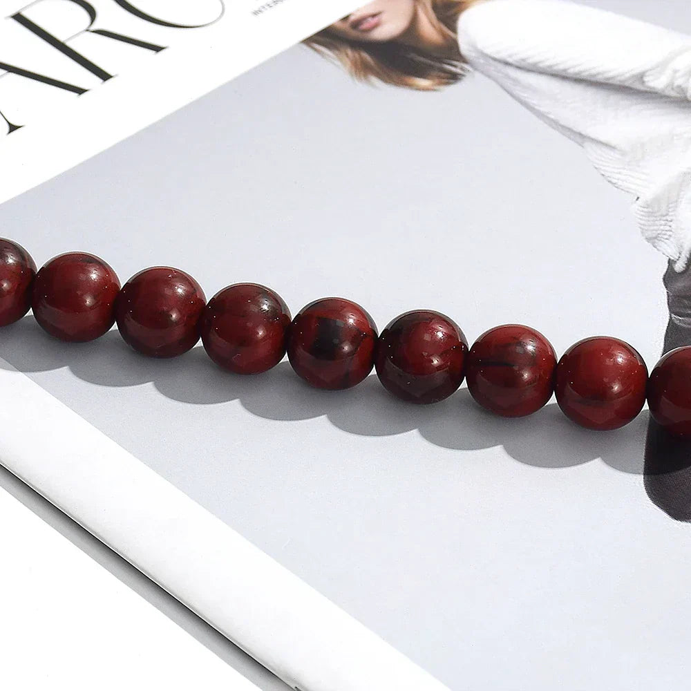 Colar Choker Flor Grande – Contas de Resina Douradas | Acessório Marcante