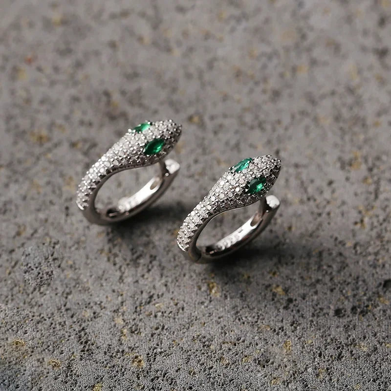 Brincos 925 Prata – Olhos de Serpente Verde, Luxo Leve e Elegante, Versáteis