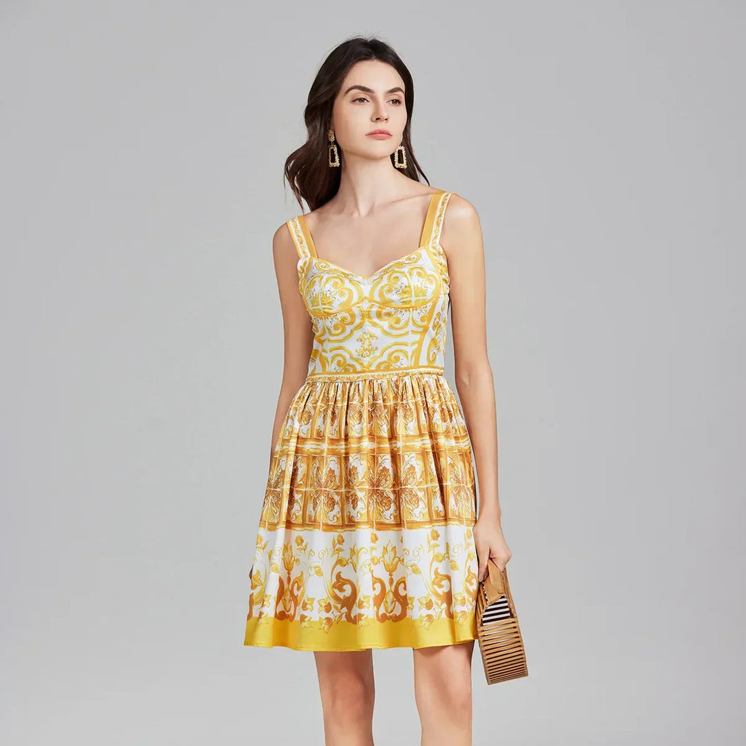 Vestido Curto Estampa Dolce – Decote em V, Linha A e Estilo Atemporal