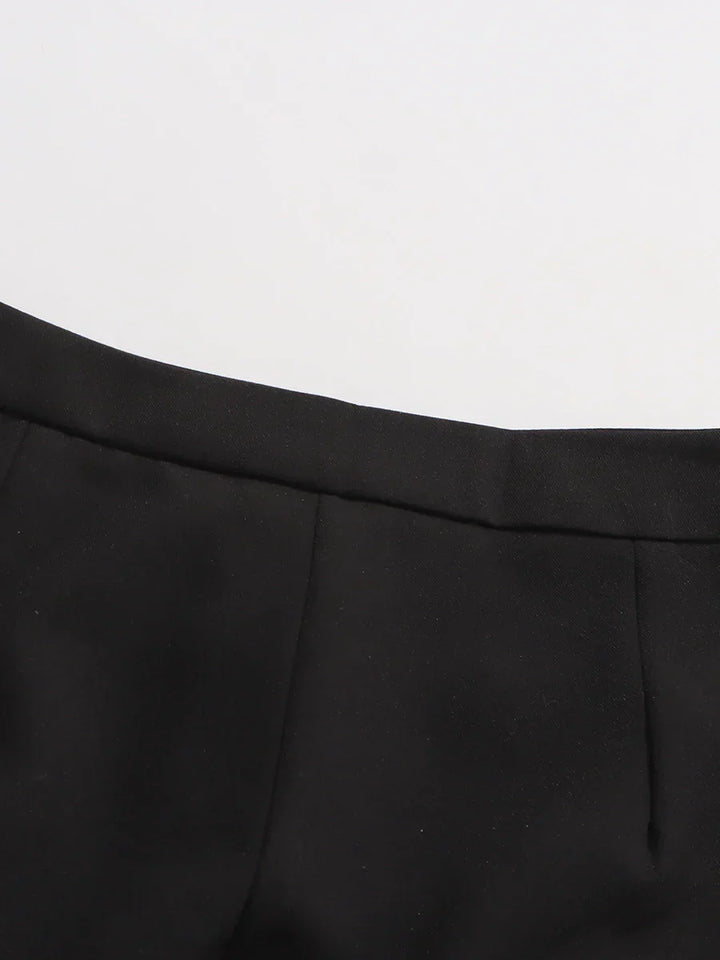 Conjunto de Alfaiataria Escultural com Blazer e Calça com Cristais