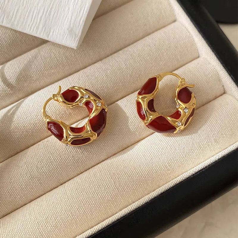 Argolas Pequenas Vintage – Toque Criativo e Sofisticado