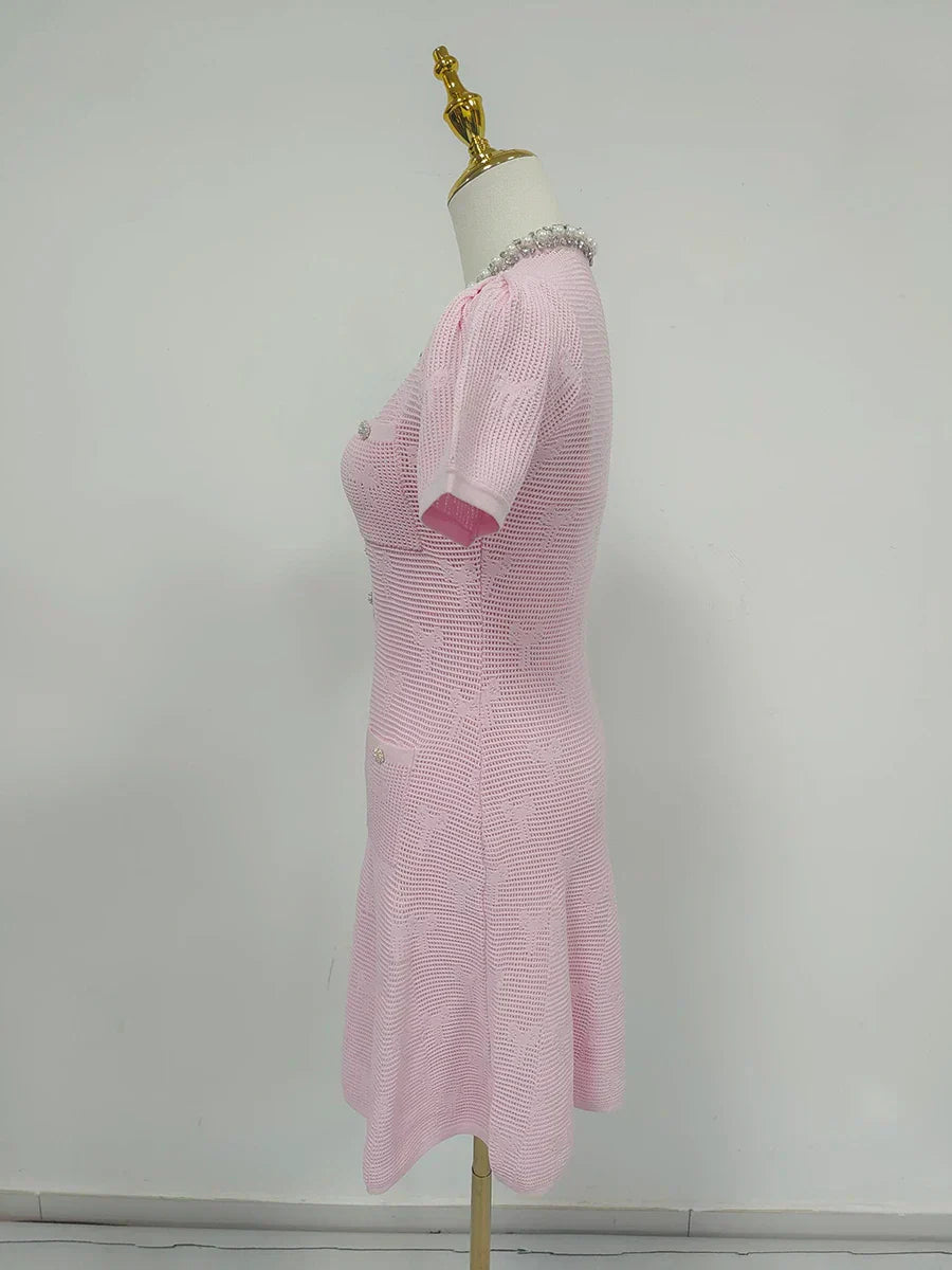 Vestido de Duas Peças em Tricô Vazado com Detalhes em Cristais e Pérolas