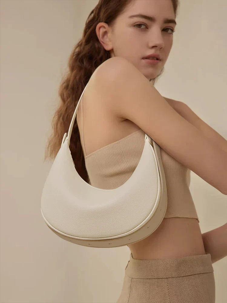 Bolsa  – Modelo Meia-Lua, Estilo Crossbody, Elegante