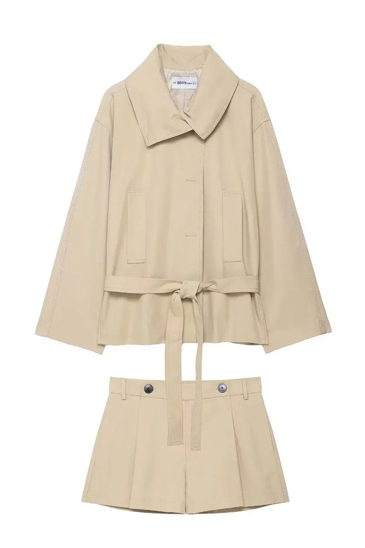 Conjunto Streetwear Elegante: Casaco Estruturado com Cinto e Shorts de Alfaiataria