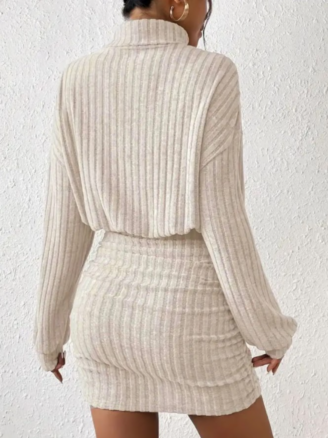 Vestido de Tricô Canelado com Gola Alta e Manga Longa