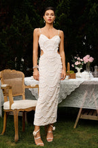 Vestido Halter com Bordado à Mão em Pedrarias e Recortes Sensuais – Elegância Escultural para Ocasiões Especiais