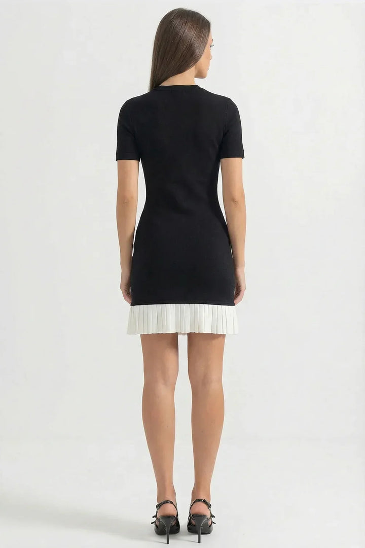Vestido Minimalista em Modal – Conforto e Elegância Urbana