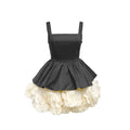 Mini Vestido Preto com Peplum e Babados Brancos — Elegância para Ocasiões Sofisticadas