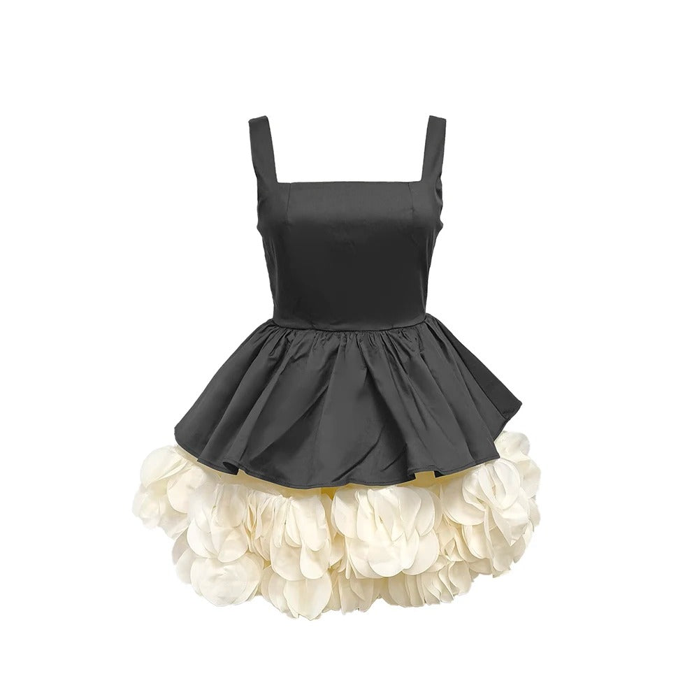 Mini Vestido Preto com Peplum e Babados Brancos — Elegância para Ocasiões Sofisticadas